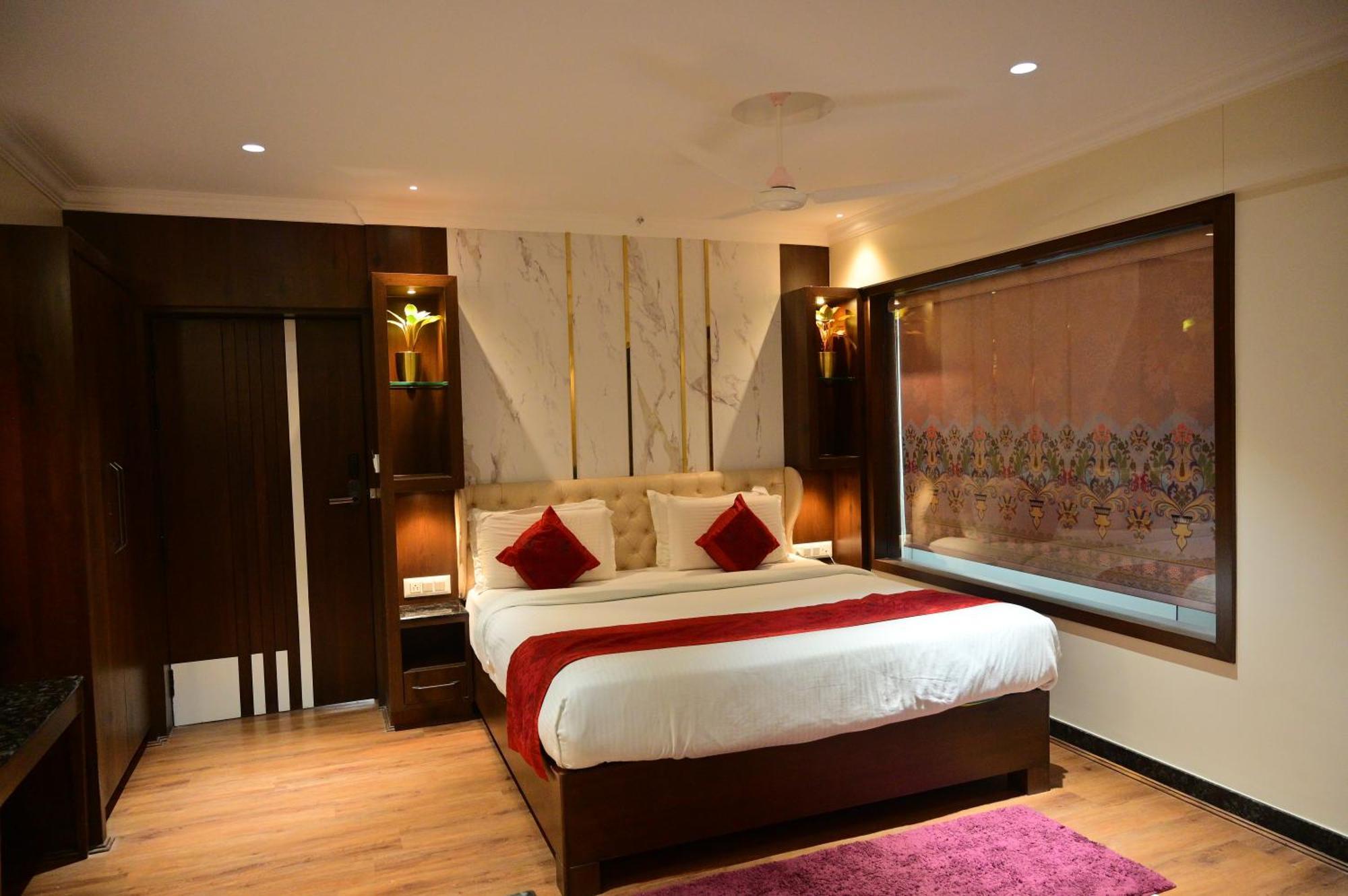 Hotel Golden Riviera Mysore Room photo